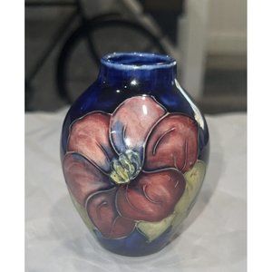 Moorcroft art pottery vase with flowers - marked​​​​